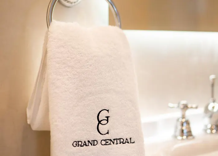 Grand * 柳托梅尔